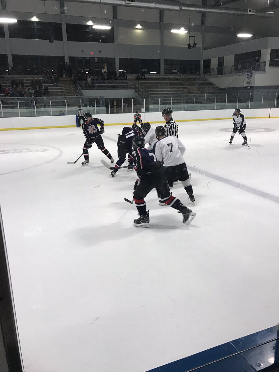 StMikesSports's tweet photo. SF Blue Jackets up 4-2 on Cibola. Goal from Danny Cain from @SFPS_ATHLETICS @sfnmsports 3:58 left in 2nd https://t.co/welLY5SIek
