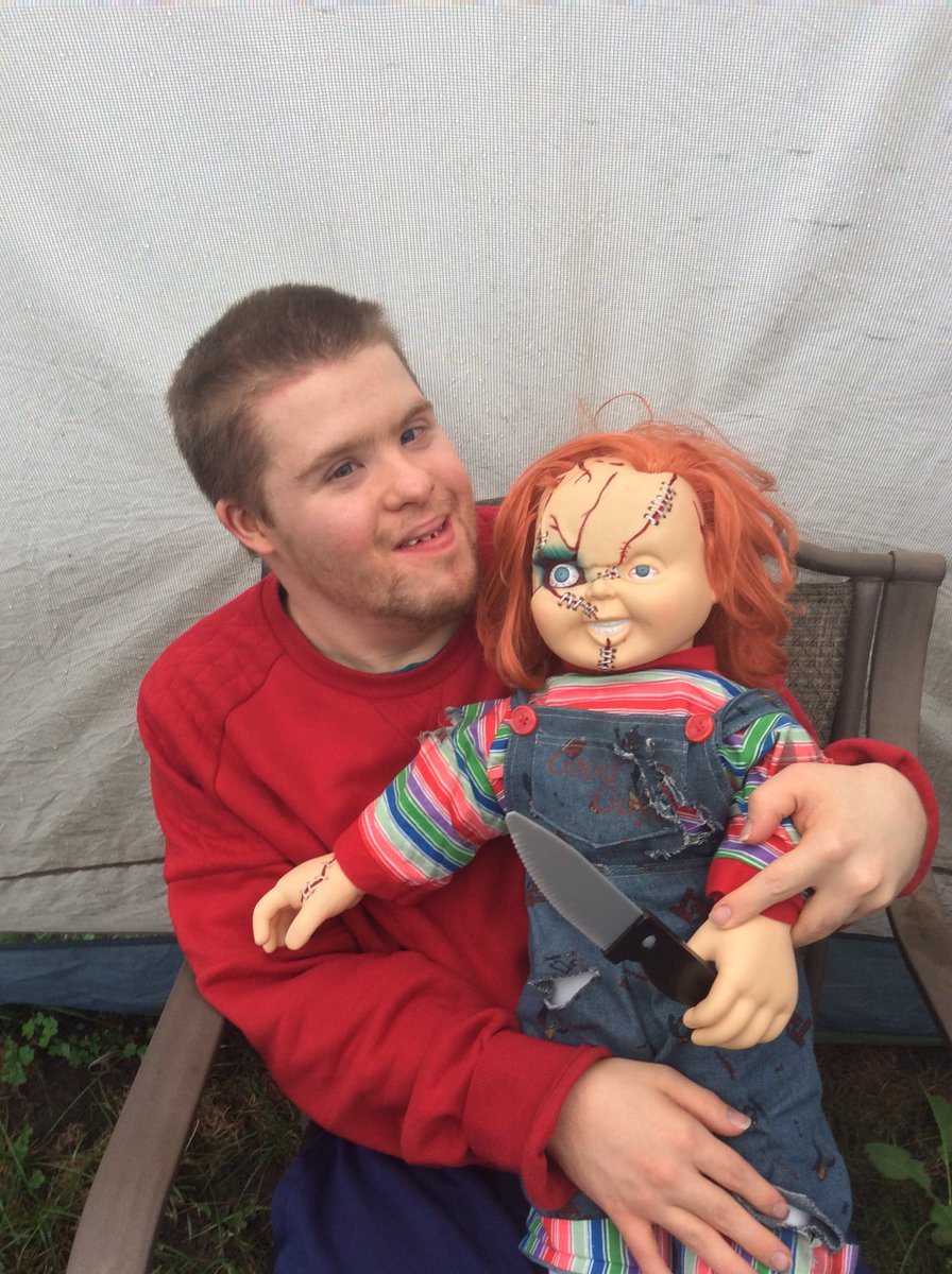 estrogenplus's tweet photo. Watch Mikey's all time favourite @AMC_TV #Chuckython at 5&6pm depending on your time zone This is photo of Mikey with his good friend Chucky https://t.co/taNu5SkI5P
