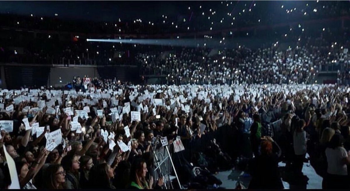 acedrauhl's tweet photo. POLISH BELIEBERS ARE A LEGEND🇵🇱 https://t.co/pkcttVpmIp