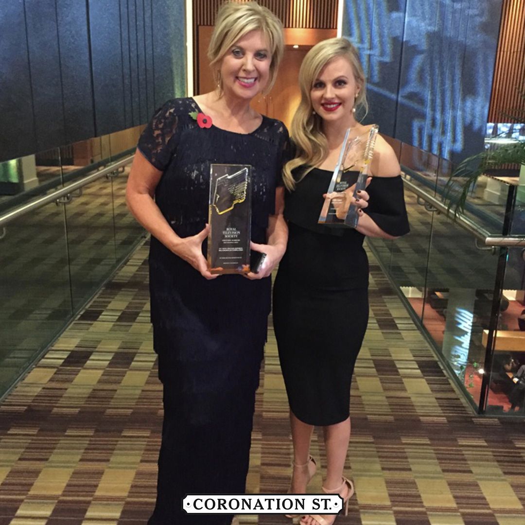 itvcorrie's tweet photo. Double winners #RTSNW - @tinaob is joined by @GranadaReports' @lucymitv 👏👏👏 
See more pics: https://t.co/H9MJ72ckTR #Corrie https://t.co/zk3vTSxTiJ