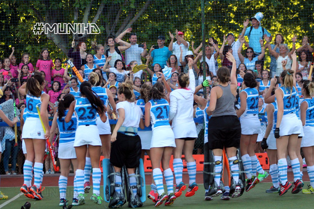 HockeyMUNIHD's tweet photo. #02R13F #Damas #HMD16 #GEBA(1) Vs #Ciudad1A(4) (+) #03PUNTOS https://t.co/aadNUXo5dc