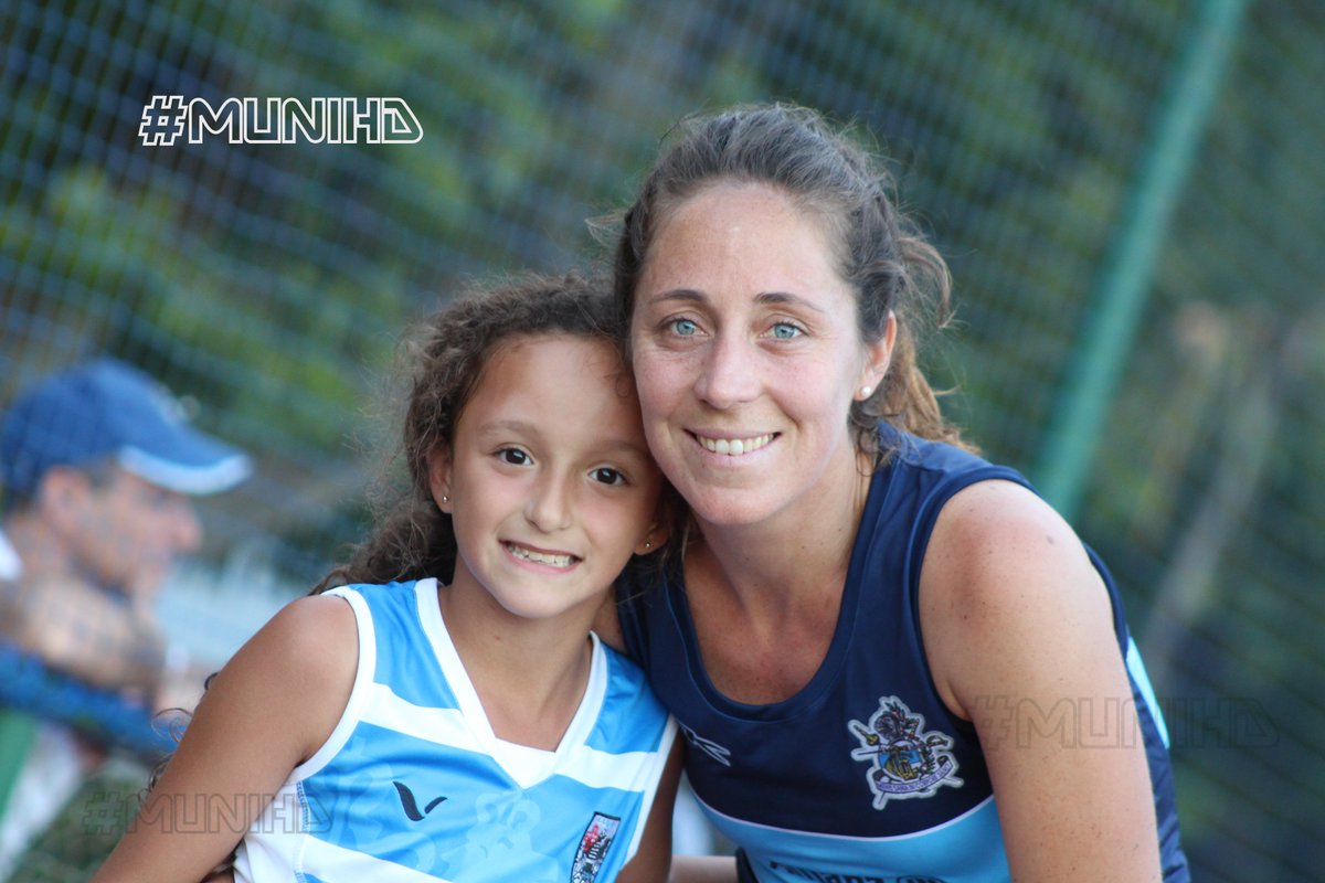 HockeyMUNIHD's tweet photo. #02R13F #Damas #HMD16 #GEBA(1) Vs #Ciudad1A(4) (+) #03PUNTOS https://t.co/H5elPUMG5W