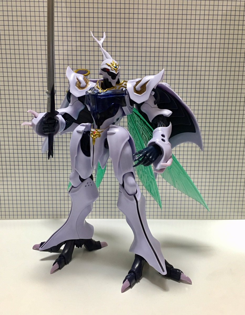 Damien On Twitter 今更ですけどrobot魂サーバインです 墨入れだけして放置してましたが 肩ジョイント軸延長して可動範囲の拡大 あとコクピットカバーが被さる部分の胴体側を黒で塗装してみました すごい改造のツイート見て真似したいな なんて思ってましたが