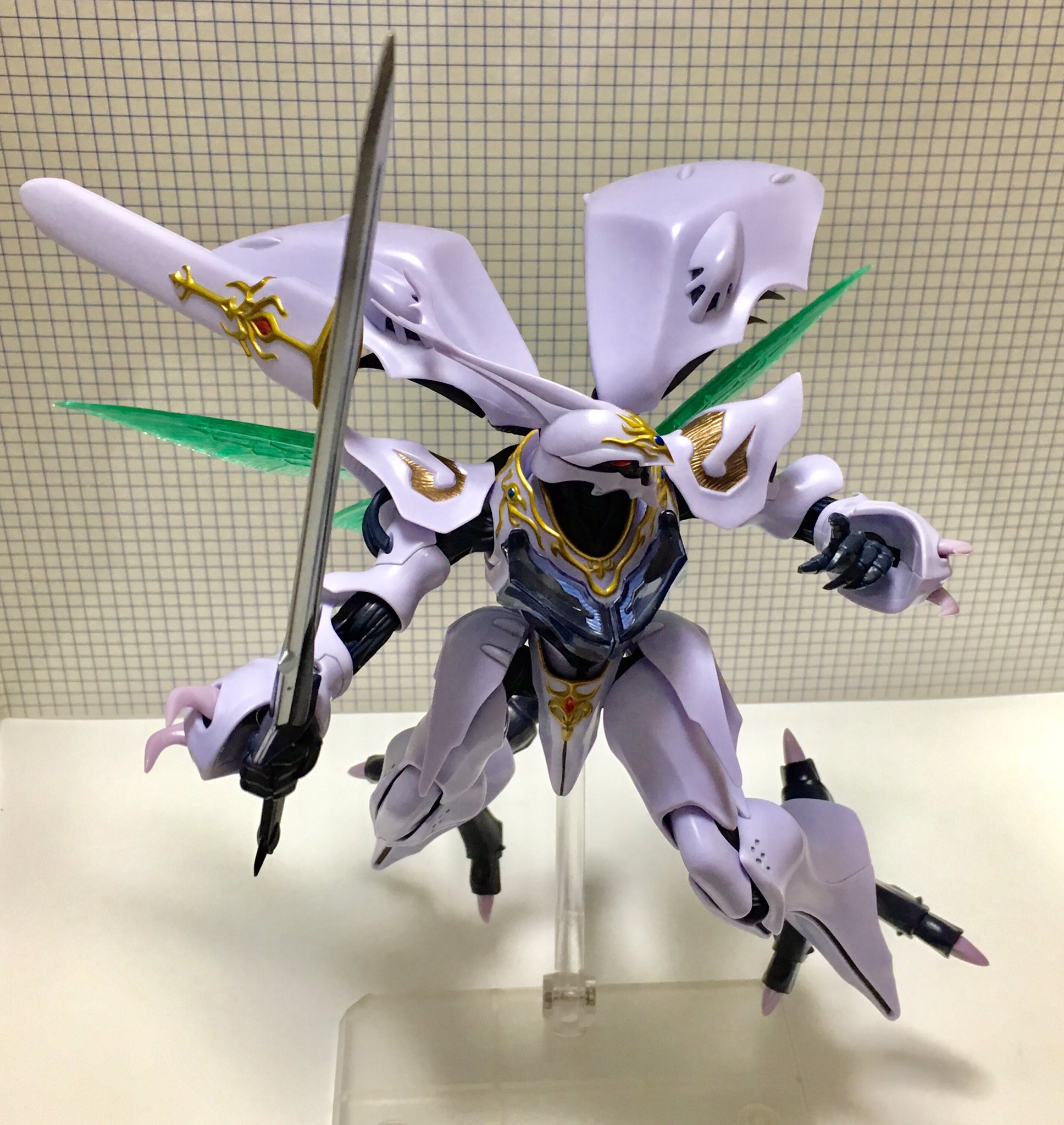 Damien 今更ですけどrobot魂サーバインです 墨入れだけして放置してましたが 肩ジョイント軸延長して可動範囲の拡大 あとコクピットカバーが被さる部分の胴体側を黒で塗装してみました すごい改造のツイート見て真似したいな なんて思ってましたが