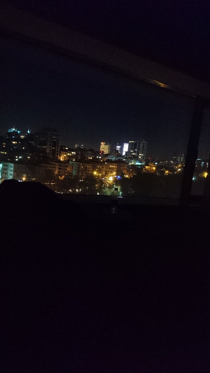 Gece karanlık, yol uzun, türkü anlamlı: var git ölüm bir zamanda yine gel..