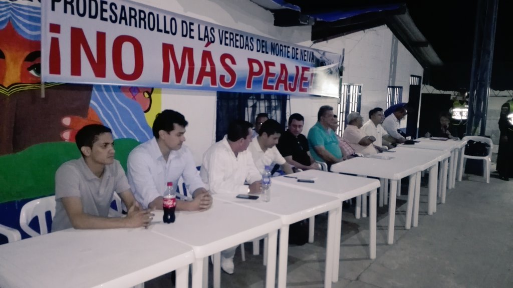 Concejodeneiva's tweet photo. Los Honorables Concejales de Neiva se trasladaron hasta el Corregimiento de Guacirco para sesionar y escuchar a la comunidad. https://t.co/xlwCSRKNjK