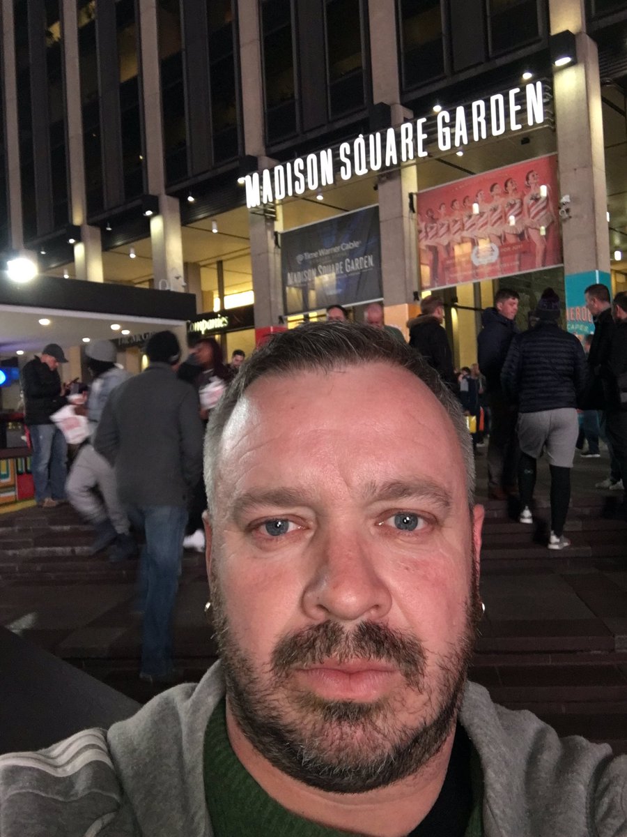 Oakey_7's tweet photo. Bring it on #ufc205  #connormcgregor https://t.co/L5czzubcw9