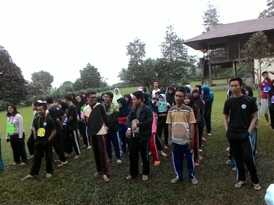 ANSOSPNJ's tweet photo. [SOMETIME 2016]

Sekarang sedang persiapan games. Yuk ikutin terus keseruannyaa. 😁

#Sometime2016
#AnsosPNJ https://t.co/OG1E1bsxgM