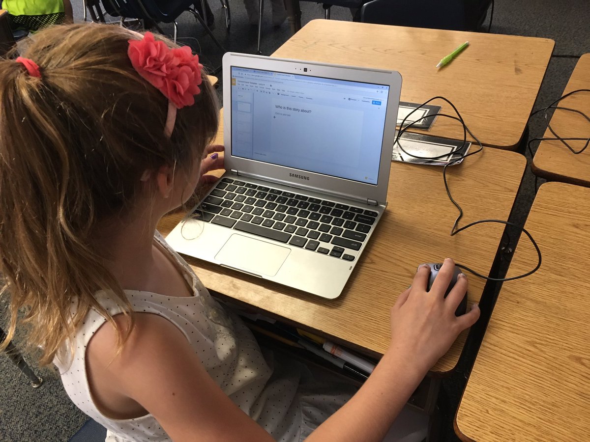 mrbshive's tweet photo. 3rd graders love collaborating on #GoogleSlides current event presentations in Mrs. Denson's room. #ksdlearns https://t.co/lJ3BunsH9W