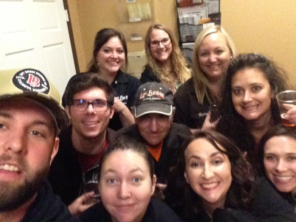 LiftBridge's tweet photo. And here's the night crew for #LBCommander ! #LBFall cheers! https://t.co/tmpohPUDHK