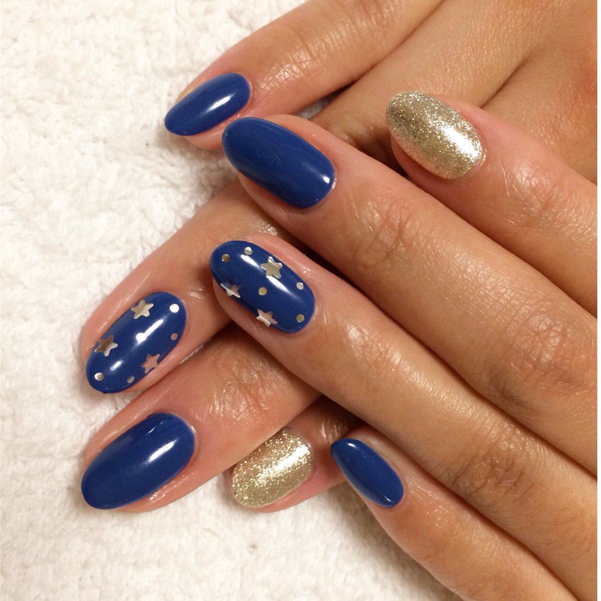 Nail Salon Crescendo Pa Twitter 星とネイビーネイル ネイビーとポイントにラメシルバーのワンカラー 星の形をしたホログラムものせて キラリ輝かせて お店詳細は プロフィールページの ブログ一覧の予約状況 五反田ネイル 五反田クレッシェンド Nail Salon Crescendo Pa Twitter 星とネイビーネイル ネイビーとポイントにラメシルバーのワンカラー 星の形をしたホログラムものせて キラリ輝かせて お店詳細は プロフィールページの ブログ一覧の予約状況 五反田ネイル 五反田クレッシェンド