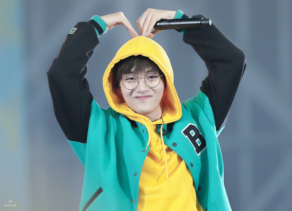 태형아사랑해 #CheerUpTaehyung Rmb we are always be there for you 💕