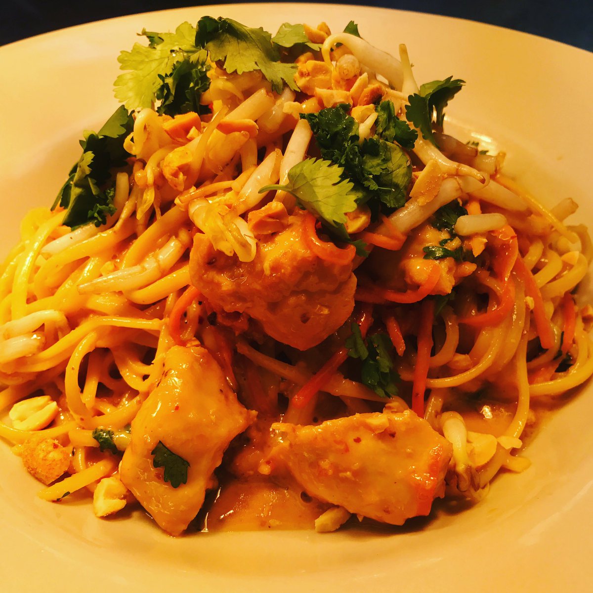 VerucchisDining's tweet photo. Tonight's Thai Chicken Pasta special! #linguini #carrots #beansprouts #spicypeanutsauce #mmmgood #whoshungry #letuscook https://t.co/aQpmIKHZju