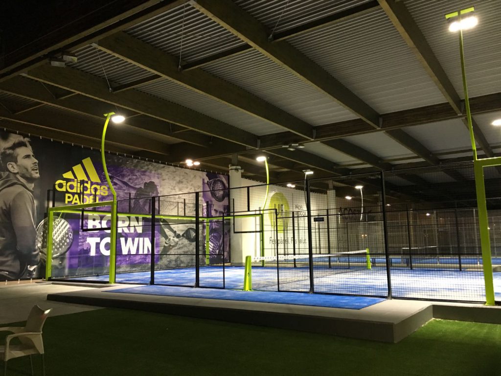 Nueva pista adidas en UP Club Badalona ➡ @adidas_padel ☑ #Padel: allforpadel.com/blog/pista-adi…