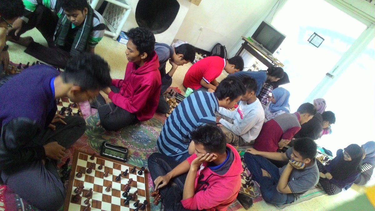 sedang berlangsung liga maba di villa puncak Bogor