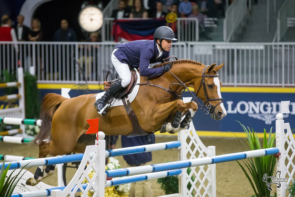 jumpmediallc's tweet photo. @kentfarrington Conquers ‘Big Ben’ Challenge at 2016 @royalhorseshow! Read it here: https://t.co/cQnn757G6O #rawf2016 #royalhorseshow https://t.co/cAwDmEZqZH