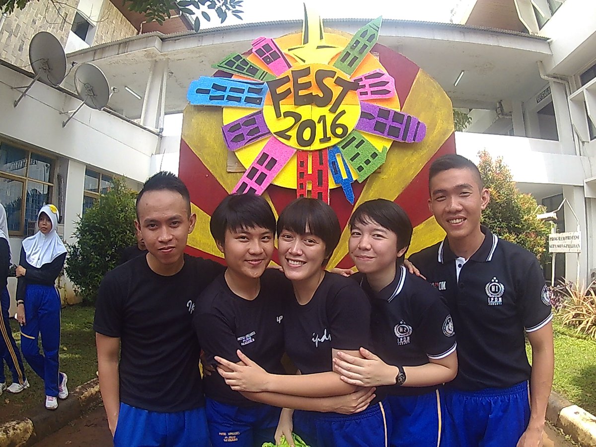 kami,, Laskar Bengkulu angkatan 24 kampus Jakarta.
manuntut ilmu dibawah langit ibukota. LABUUUU :)