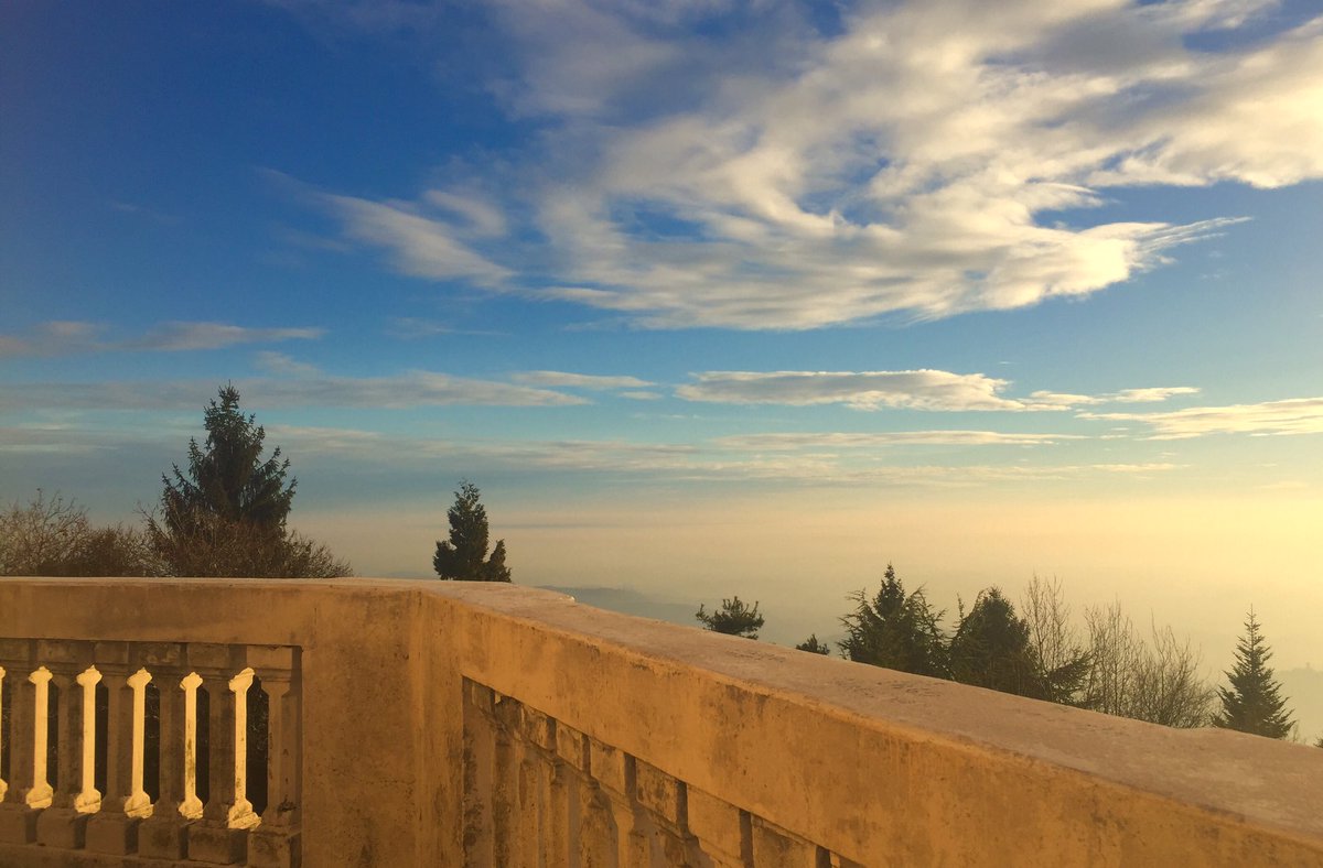 CielidiMilano's tweet photo. The sky of Milan city as you've never seen before. #CielidiMilano #FromComo https://t.co/h9RqiTj5i6