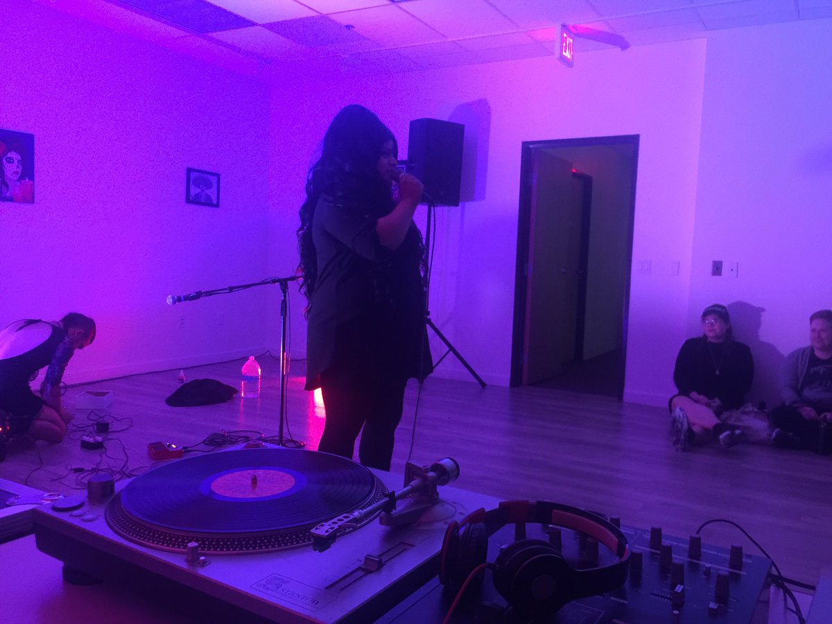 LindaNuves's tweet photo. First ever #TransgressFest • thank you for having #chulitaVinylClub • ❤️ https://t.co/2Yxh2cQHuZ