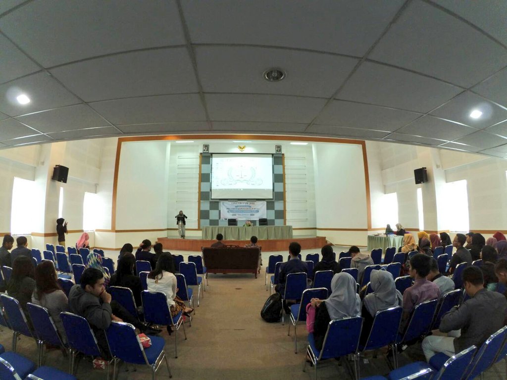 uinlawfair's tweet photo. Sedang dimulai Pelatihan Kepenulisan Jurnal dengan Tema "Menembus Jurnal Terindeks Scopus" UIN LAW FAIR 2016🎉 https://t.co/HMjgXkVB71