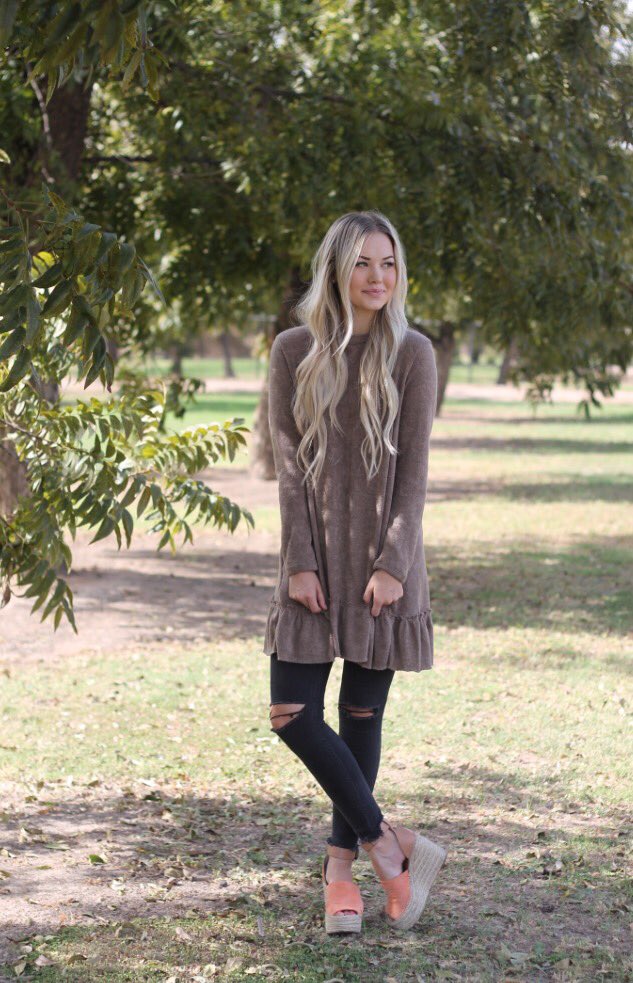 shophellohoney's tweet photo. GIVEAWAY!! RT this and follow @shophellohoney on twitter&amp; Instagram to be entered to win a $25 gift card! #giveaway https://t.co/GYPRx30Tol
