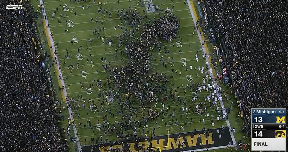 SportsCenter's tweet photo. When you hand the No. 3 team its first loss of the season, you storm the field. https://t.co/bEBVNlFElp