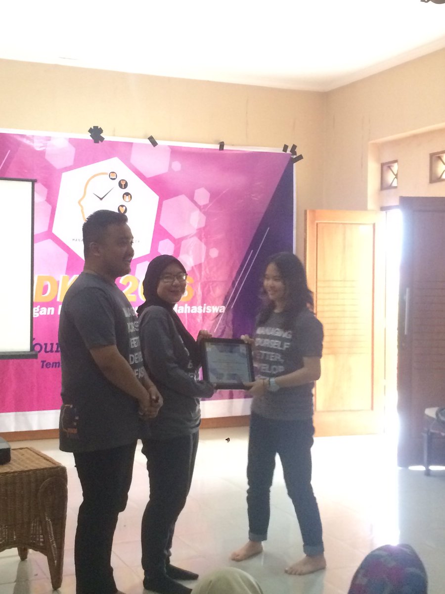 Dan tidak lupa kami memberikan apresiasi yang sebesar besarnya pada mba tari selaku dosen pembimbing PDKM 2016