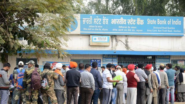 htTweets's tweet photo. #BlackMoneyCrackdown | No cash: Anger grows as banks struggle to exchange notes, ATMs run dry https://t.co/DPjm5IK4Dk https://t.co/7KSEyxpMil