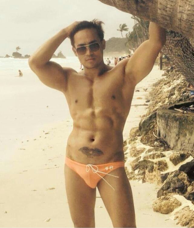 AsianMenFetish's tweet photo. @Serpentine202 @bengleib @guardian We need to show we're for #real. Have babies from #ASIANMEN to make #AMERICA an #INTERRACIAL nation. #LTH https://t.co/l72ztvjr8f