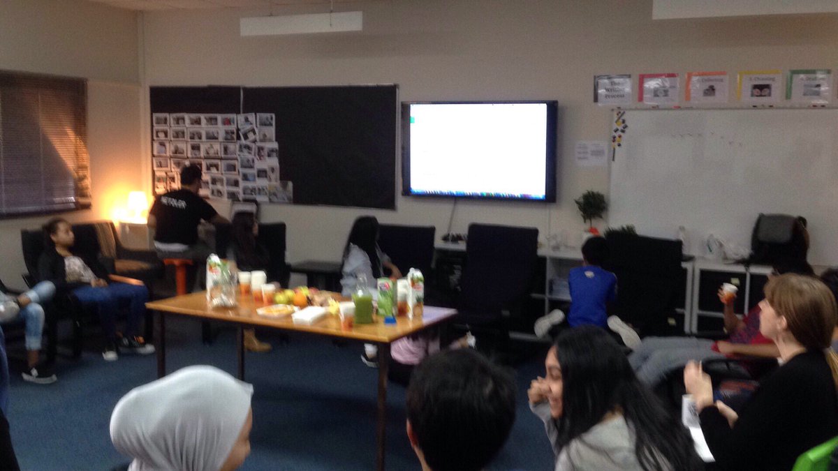 lloveridge's tweet photo. Week Without Walls @ISGJubail Yearbook Club. Understanding 'the ladder' for y.b. structure. #jaguartale  #yearbooks https://t.co/IGICa3nKKc