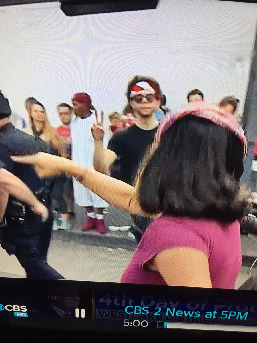 When you stop a fight on national television #LOVE