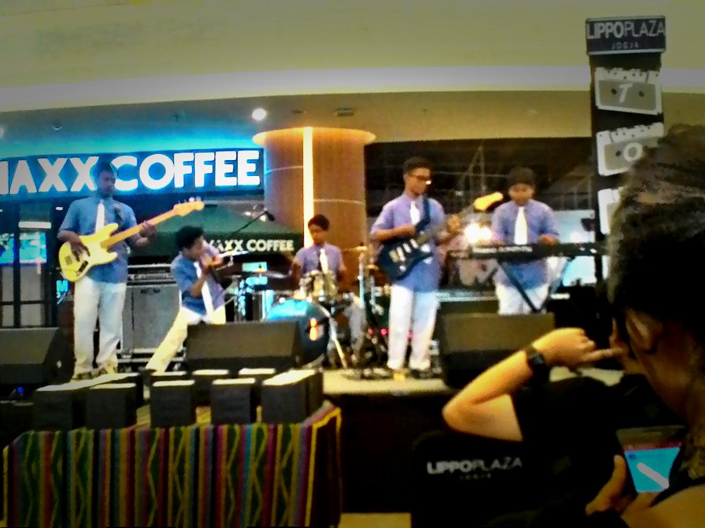 Salam semangat buat dedek NAVIS @NavisIdolJr ...wishband  WISH YOU LUCK