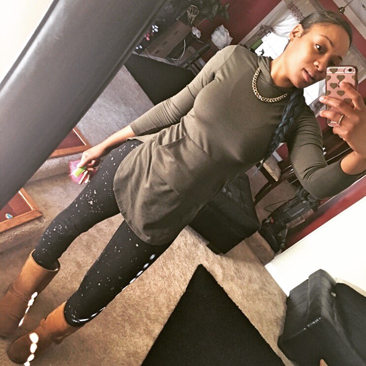 LexiV_me's tweet photo. Let's get into Fall #longsleeves #fashion #fall #armygreen https://t.co/vLo151TSmy