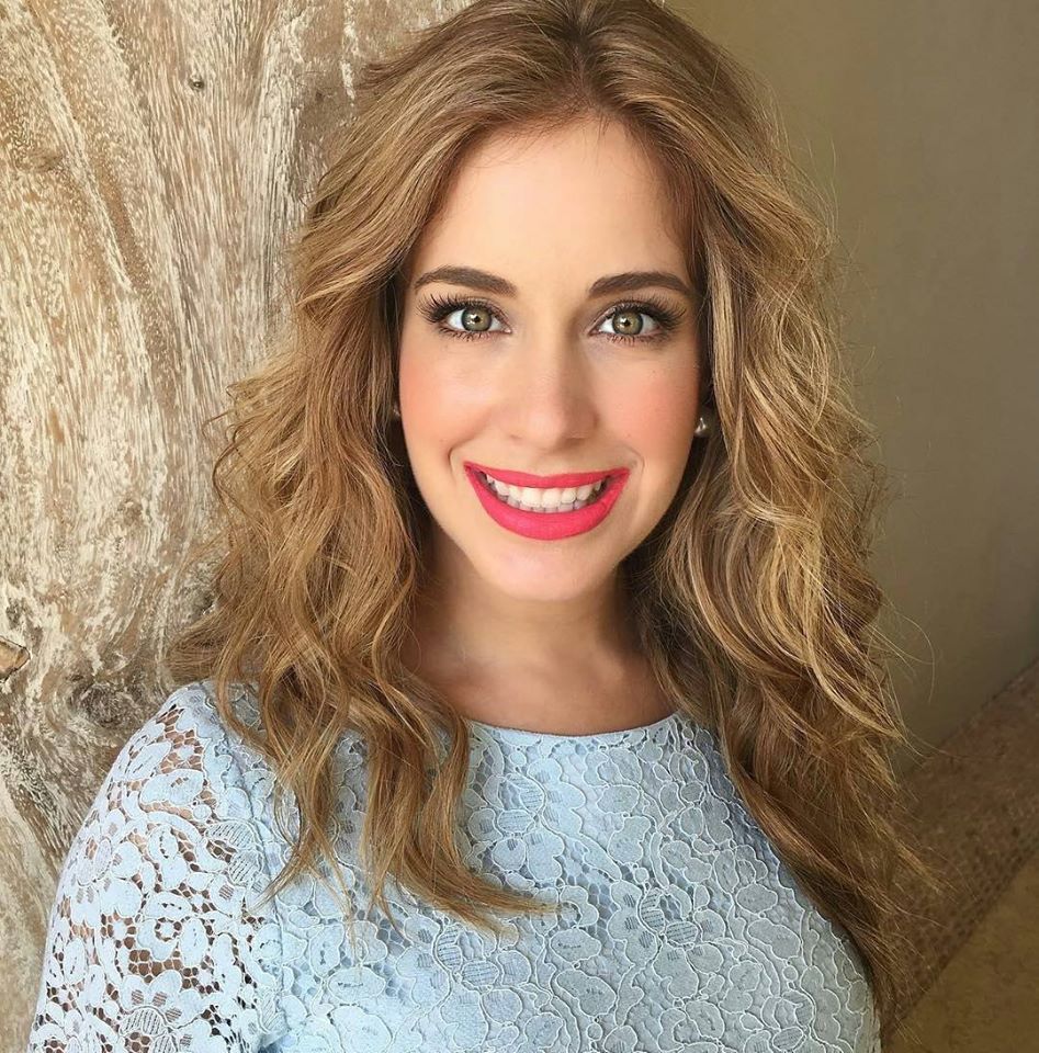 PeruCarmenAub's tweet photo. Está hermosura nos saca una sonrisa día a día! Estamos muy orgullos@s de ti mi reina! https://t.co/LtJ9CCqpD9