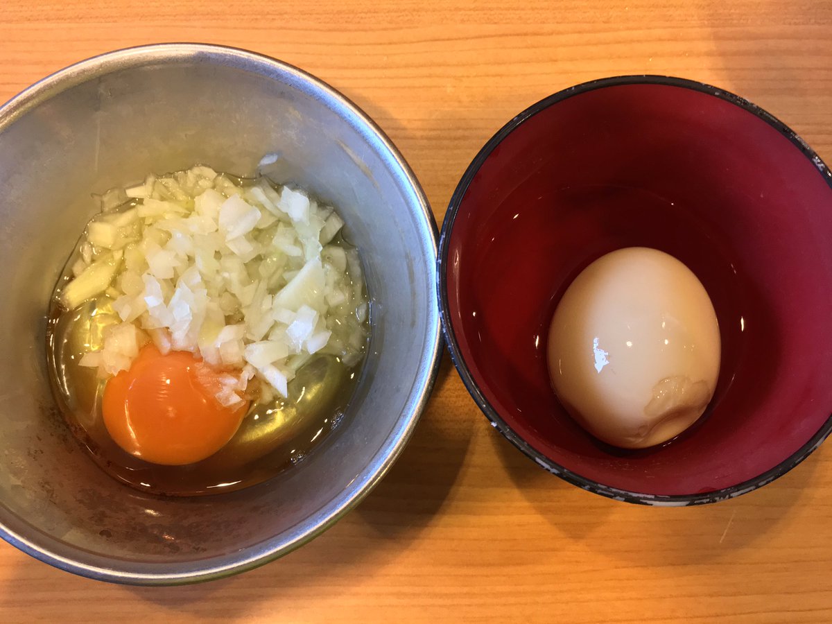 【ラーメン二郎 八王子野猿街道店2】
エビドクロ💀+大+豚+きまぐれたまご+たまねぎたまご 野菜マシマシ、ニンニク少し
今日のエビドクロで野猿のエビな奴3部作制覇でござる🍤🐵久々にすり鉢を回避したものの、ギッチギチに詰められた麺とガッチリ盛られた野菜で安心と信頼の撃沈寸前でした😱