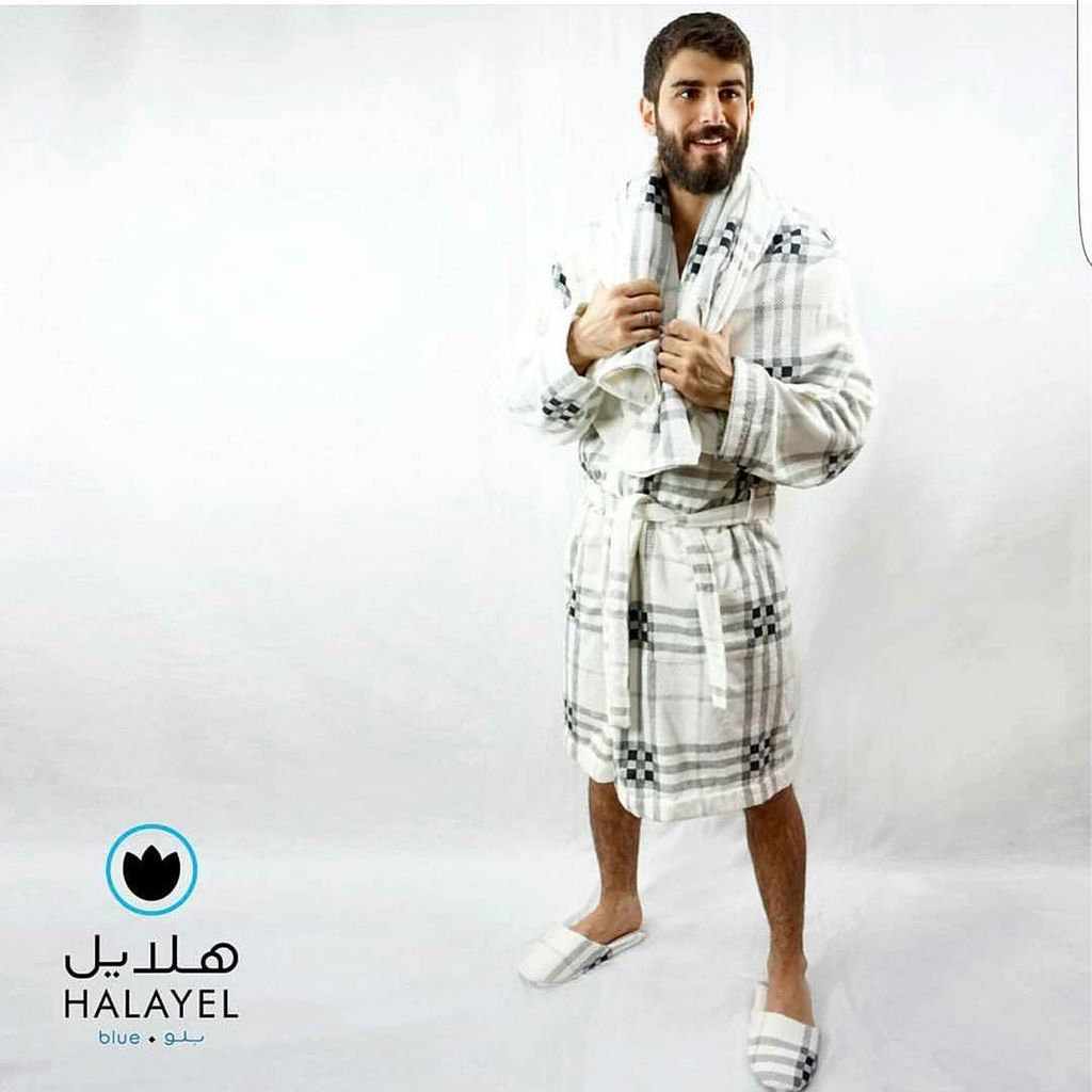 HalayelBoutique's tweet photo. #bathrobe #men #Towels #winter #nightwear #cozy #instaphoto #instapic #grey #white #khobar… https://t.co/yoPzdxDWRj https://t.co/wjmqdxDH0f