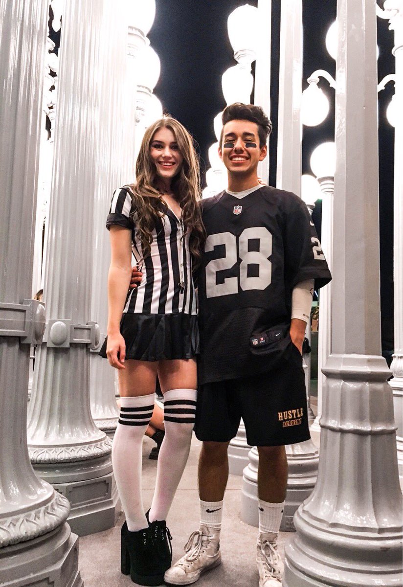 romoakaswag's tweet photo. raiders keep winning &amp; so do I ☠️🏈🔆 #7-2 #deltaduo https://t.co/qsQqjplOpa