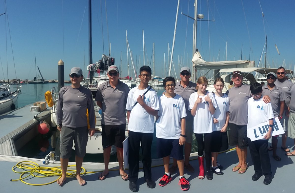 The Sohar Education Programme students with the Atari7 crew, prior to Dubai-Muscat Race #DXB2MCT #Atari7 #fps