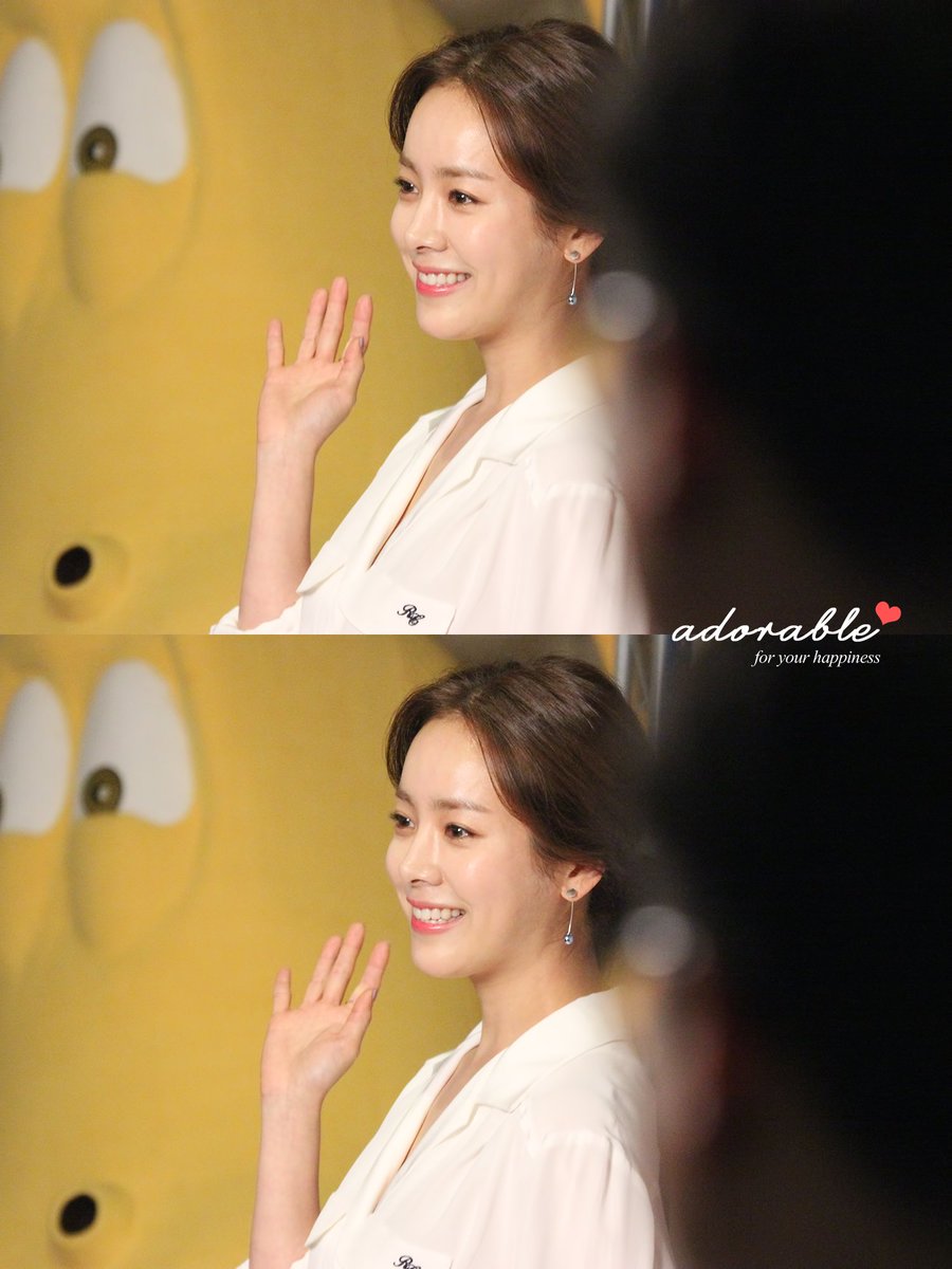 adorable_Hjimin's tweet image. 161104 #한지민 장애인영화제 개막식 포토월 직찍2

안녕안녕✋👋

#hanjimin #pdff #홍보대사