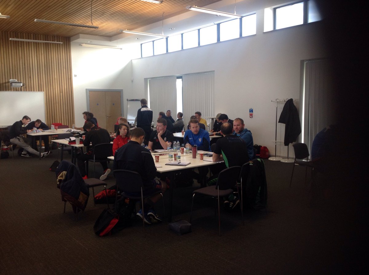 LawrenceWFT's tweet image. Good discussions this morning on @FAWCoachEd C Certificate @DragonParkNFDC on factors that can affect a players motivation