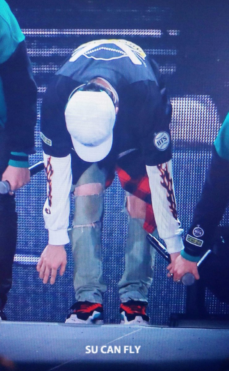suga930309com's tweet photo. 161112-13 BTS 3rd MUSTER #슈가 #SUGA #윤기 @BTS_twt 윤기야 이틀동안 수고 많았어💕 네 팬이라서 자랑스러워💕 사랑해뿅뿅💕 https://t.co/bYR1q5BoLS