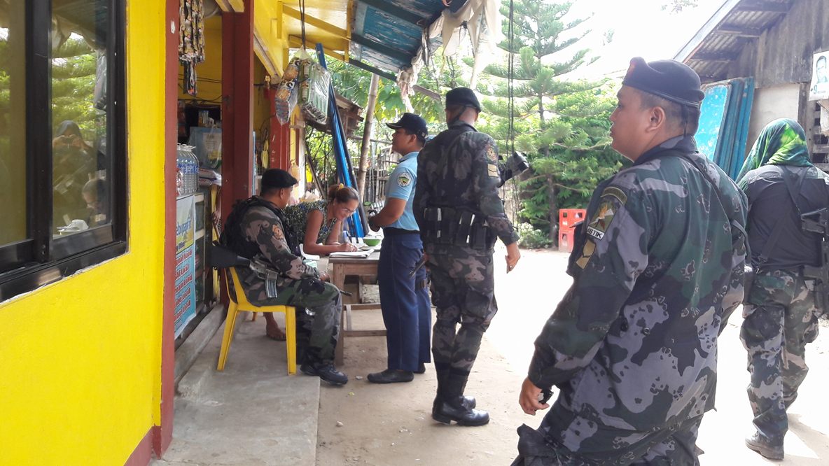 Masbate1stMPMFC's tweet photo. OPLAN TOKHANG/Barangay Visitation/ Dialogue:
#PNPDoubleBarrel
#PNPIntegrityIntact
#ChangeBoundPNP
#PartnerforChange https://t.co/J84E66vrc0