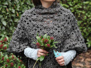 Mooie dames poncho gemaakt door <a href="/creJJtion/">Maaike van Koert</a>. Gratis haakpatroon nieuw op freubelweb.nl