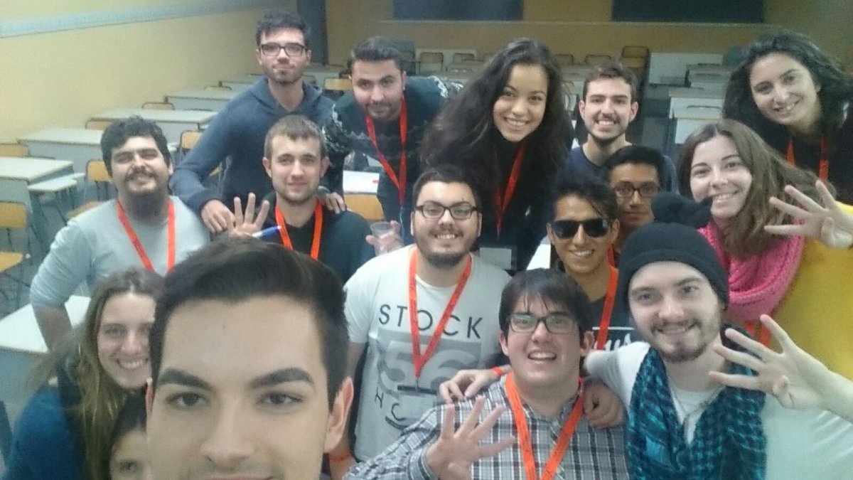 MIGUELDOMENECH1's tweet photo. #JDF2016 Grupo 4 (the BEST) posiblemente el mejor equipo de las jornadas @DAFADE 😊 https://t.co/mhKMTYgsB7