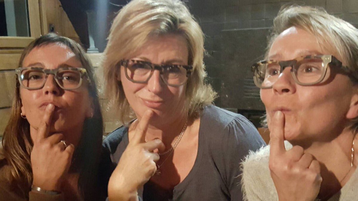 CessonVISUAL's tweet photo. #BeSwag x 3 by @sabinevagnerbe chez @CessonVISUAL bicolore mat écaille/kaki pr 1 look définitivement racé #lunettes #optique #madeinFrance https://t.co/FfNZhXzyRN