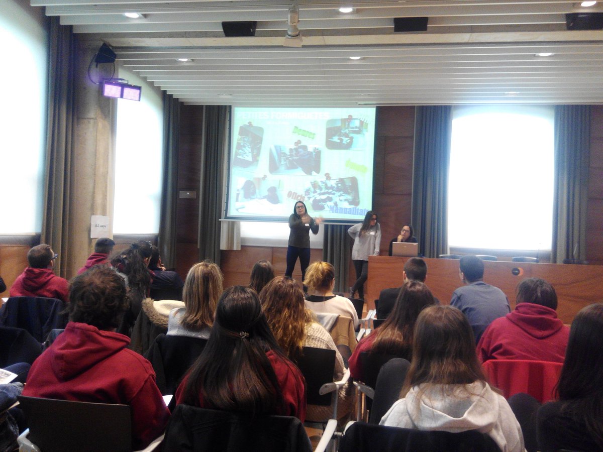 ramosibor's tweet photo. @esplaifontsanta ens explica el seus projectes a la #1aJornadaEsplaisCornellà https://t.co/QMqQ2MxqPf