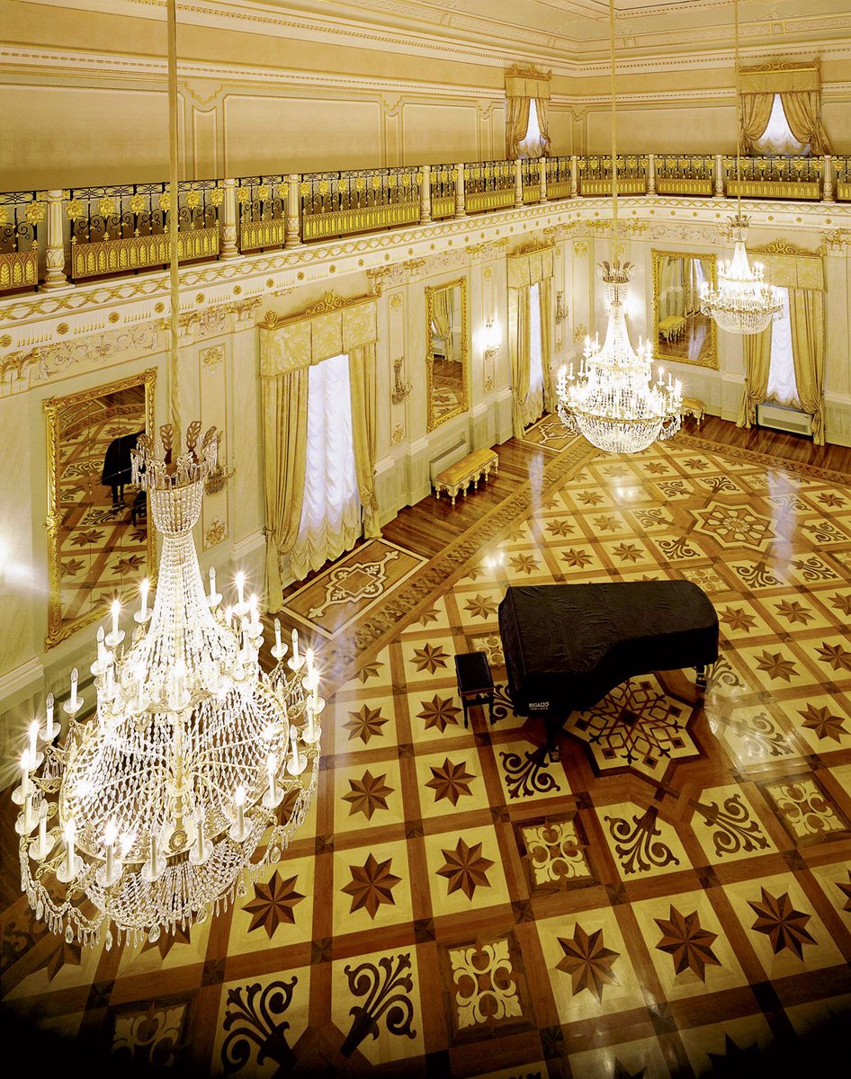 teatrolafenice's tweet photo. #SundayMorning (🎶) Aperitif Concert at the great Sale Apollinee in half an hour. Welcome to the #lafenice Opera House morning! https://t.co/xUhS8dF3ir