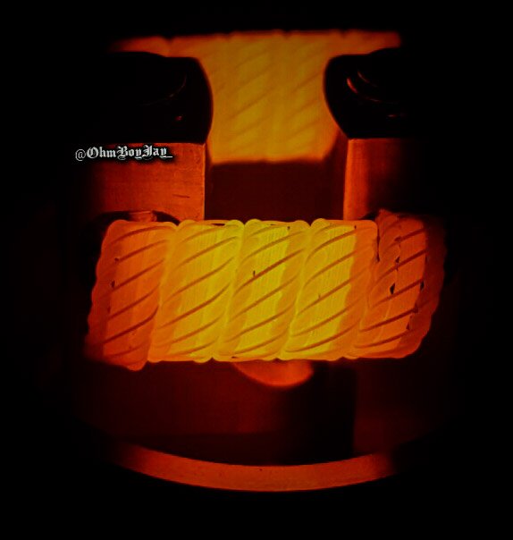 OhmBoyJay_'s tweet image. Stapled helix glow shot #vapelife #vaping #grimmarmy #coilbuild #coilbuilds #coilbuilder #coils #pristinebuilds #compvape #thevapingrepost