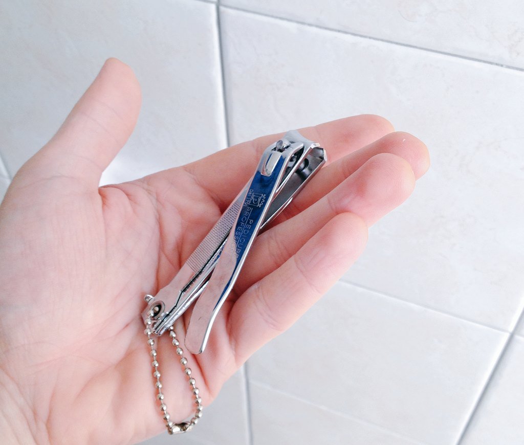 GianPhil's tweet photo. Logan's nail-clippings #wolverine #funny #marveljokes #marvel #comics #9gag https://t.co/sHeYs77ZPZ