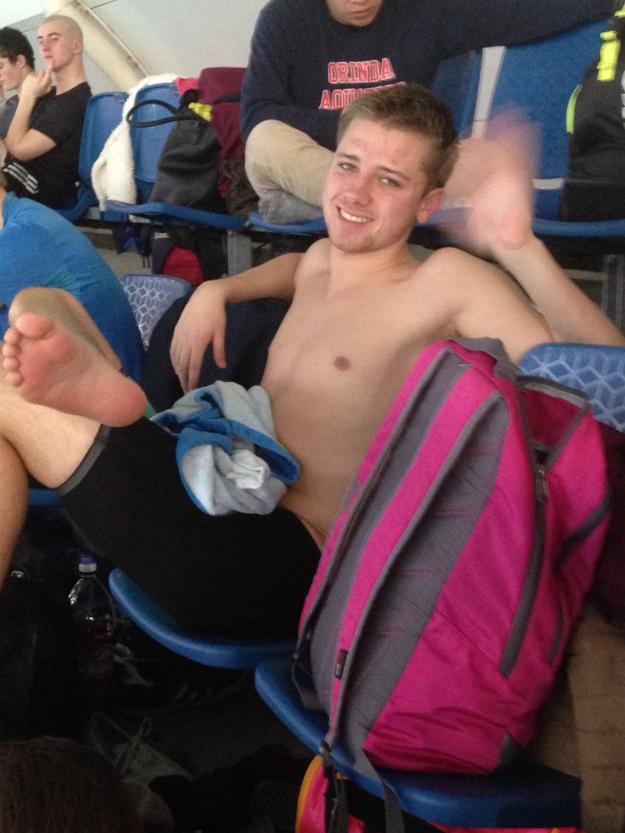 SUSWPC1's tweet photo. Martin McInnis giving us a wave after his very impressive 100 free at 54.89! Cracking swim! https://t.co/SwRb2JC9pZ